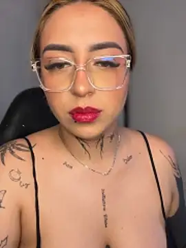 CarolQueen1_ webcam