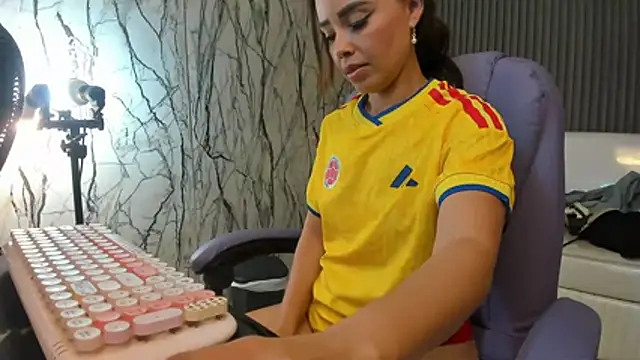 naomis_36 webcam