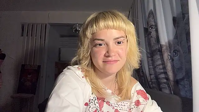 FreedaDeloach webcam