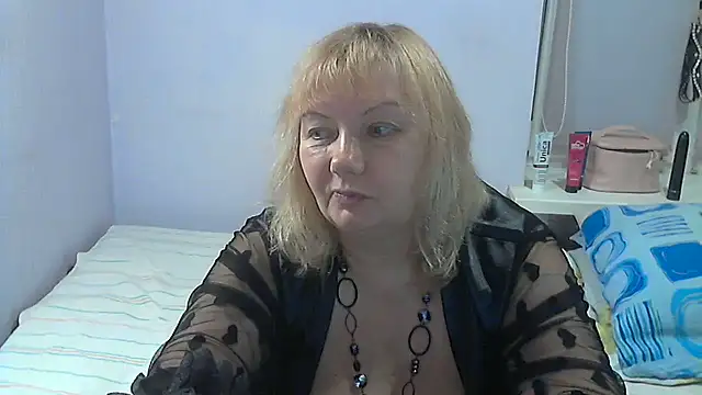 Lusi-777 live cam on StripChat