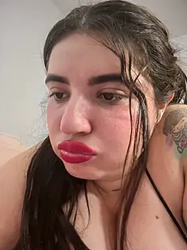 horny_roomiess webcam