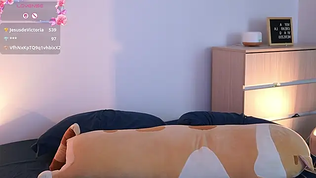 Watch JulesBenett live on EroticFlix - High definition streams
