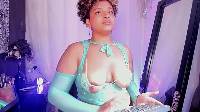chloe_kisses webcam
