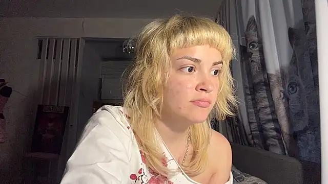 FreedaDeloach webcam