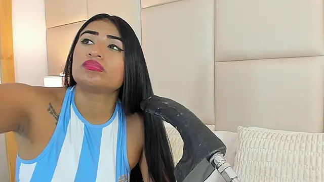 Watch AntoniaRoss_ live on EroticFlix - High definition streams