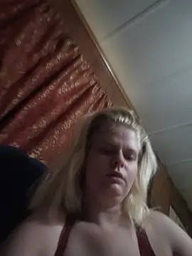 BadAssBitchMakayla live cam on StripChat