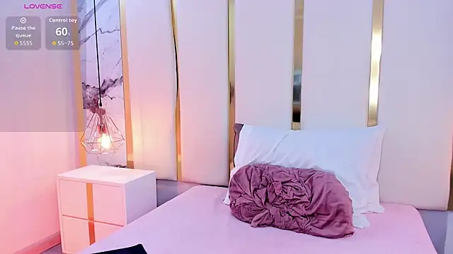 Watch KamilaVegga live on EroticFlix - High definition streams