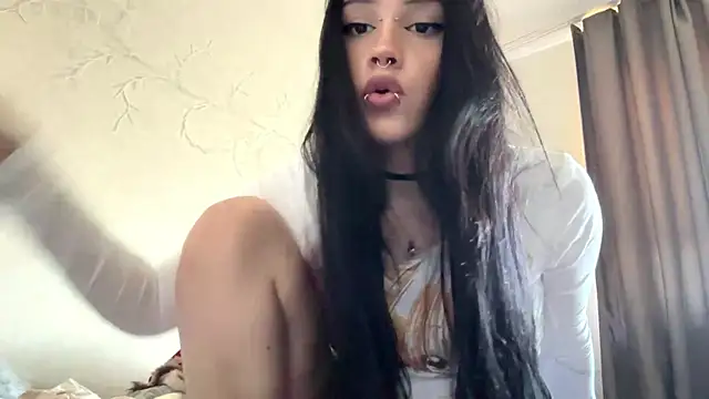 Watch LouisePavlides live on EroticFlix - High definition streams