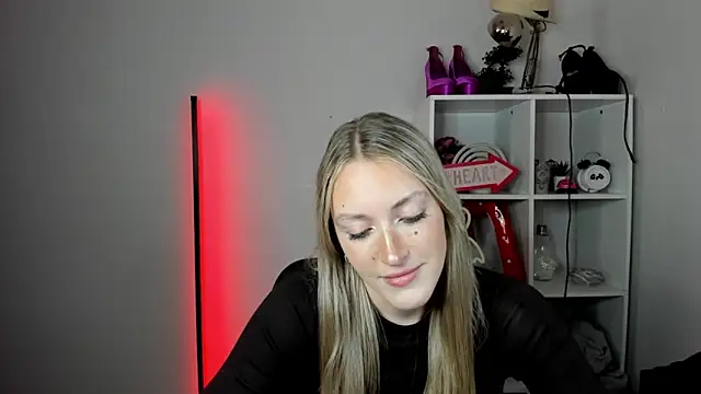 Watch EvelynBlond live on EroticFlix - High definition streams