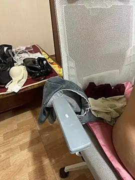 Mina048 webcam