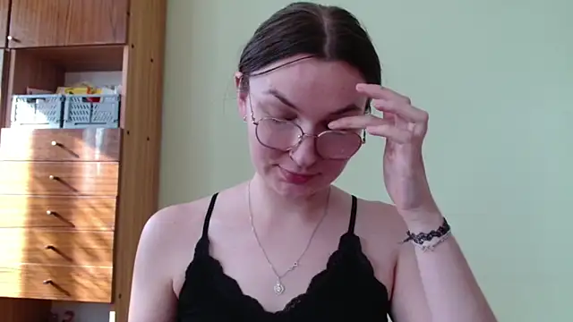 LooveELLYx webcam