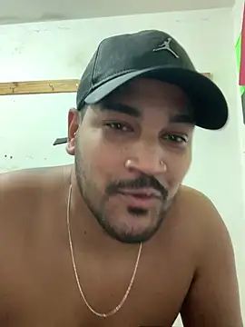 wandinho13 - Wandinho13's free webcam - UK Sex Cams