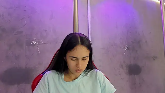 alice__susan (F young) - Make my toy vibrate and don't stop