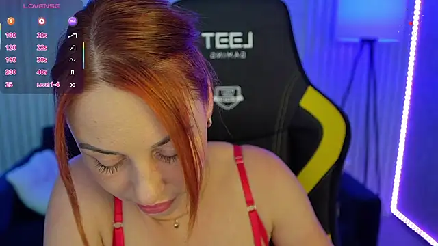 KristiiMax webcam