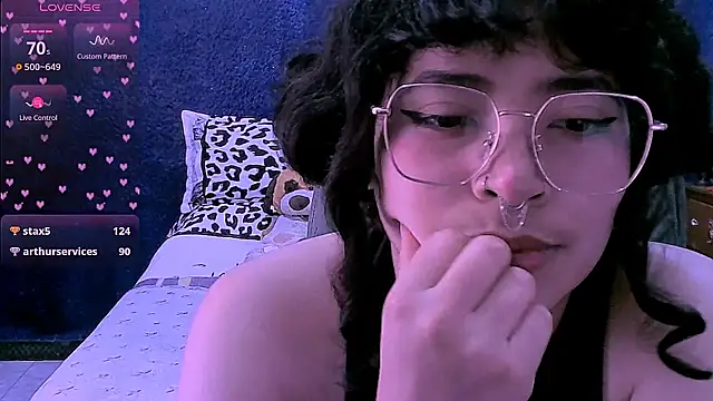 NinaYellow webcam
