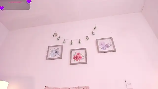 Watch mely_rosse_ live on EroticFlix - High definition streams