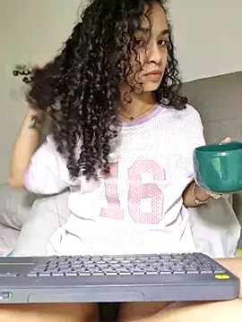 VelvetCurls webcam