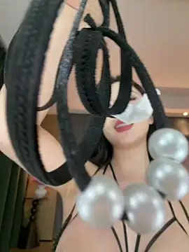 AYW-21 live cam on StripChat