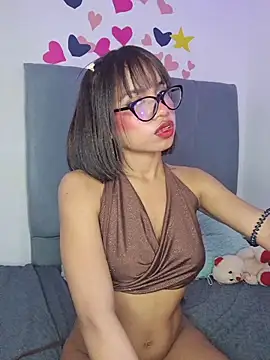 lucy_em - Lucy_Em's free webcam - UK Sex Cams