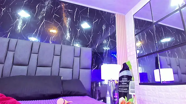 BustyGlow webcam