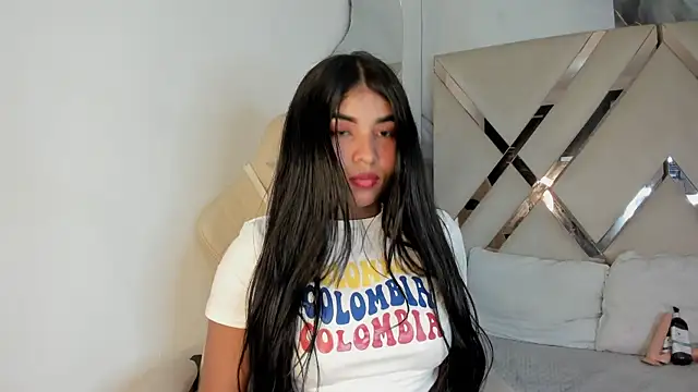Watch honeyhtx live on EroticFlix - High definition streams