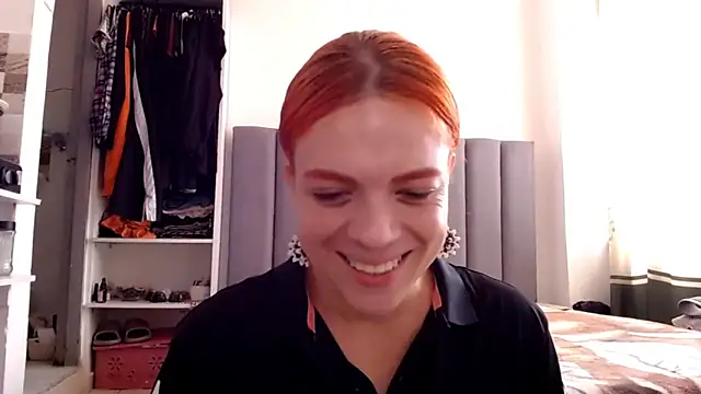 saara_johnson496 webcam