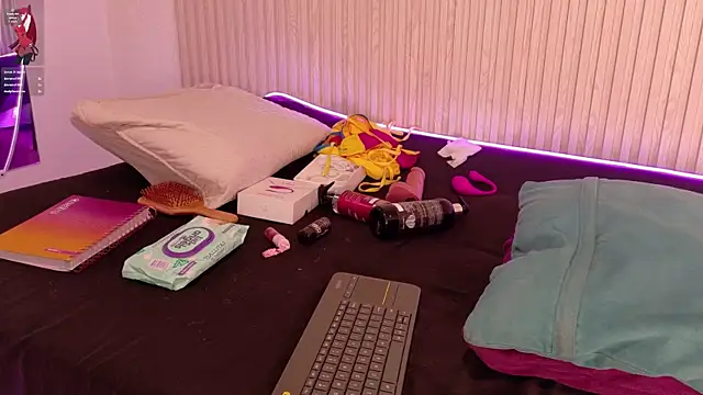 MiaJanss webcam