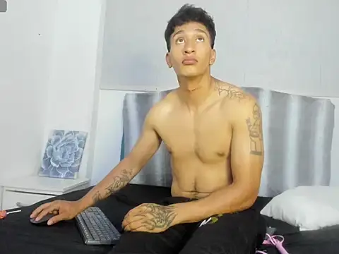 Zayn_Moretti webcam