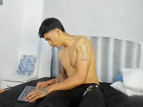 Zayn_Moretti webcam
