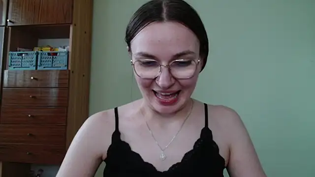 Watch LooveELLYx live on EroticFlix - High definition streams