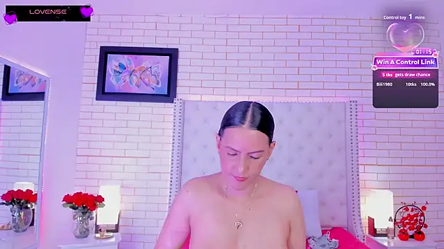 Coco_Balenciaga_ webcam
