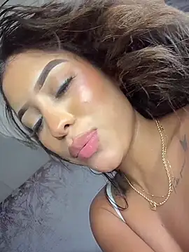 MystiqueXXX webcam