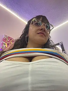 Watch SammyGomez live on EroticFlix - High definition streams