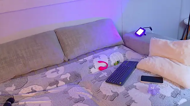 ZoeyPetit webcam