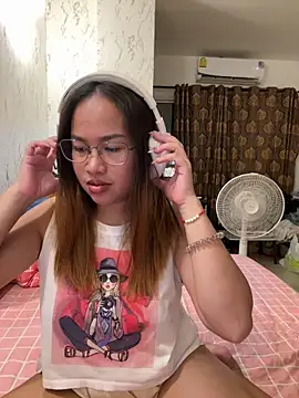 Ponthip live sex cam