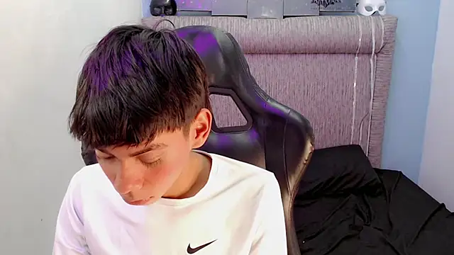 liarr_ (M twink) - play with saliva and ass