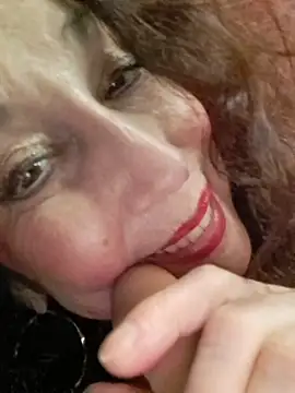 GypsyEsmeralda webcam