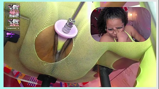 MhiaRey webcam