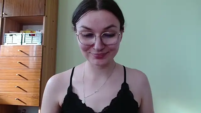Watch LooveELLYx live on EroticFlix - High definition streams