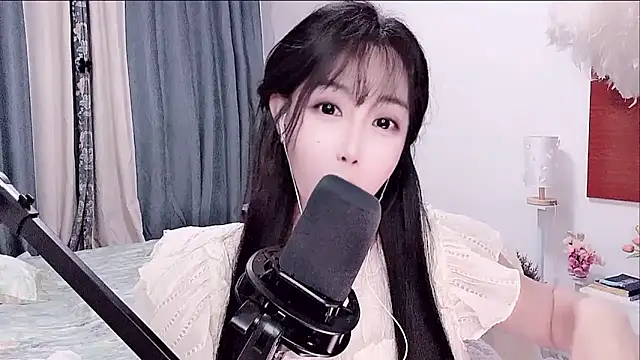Laura_520 webcam
