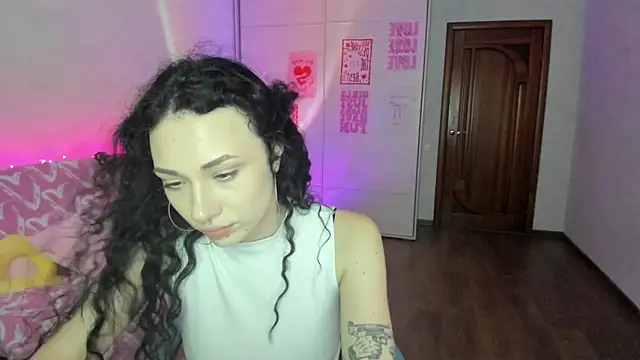 Watch elisskriter live on EroticFlix - High definition streams