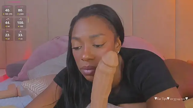 aprilebony_ webcam