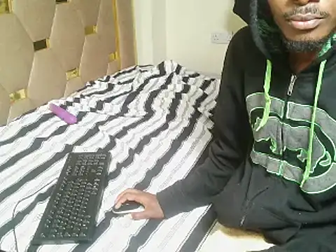 Darrk_cherry webcam