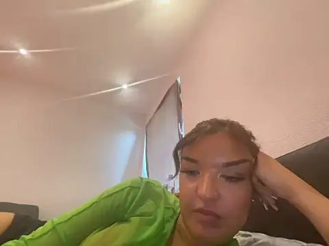 elina_amara_ webcam