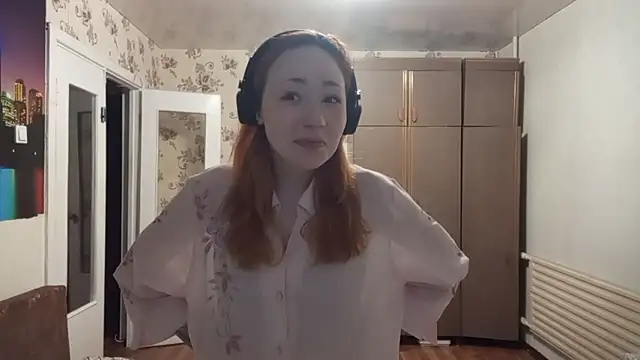 YaniraHeneisen webcam
