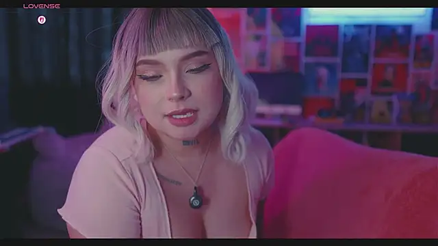 sensualkattt (F young) - Oiled boobs+cool them with water