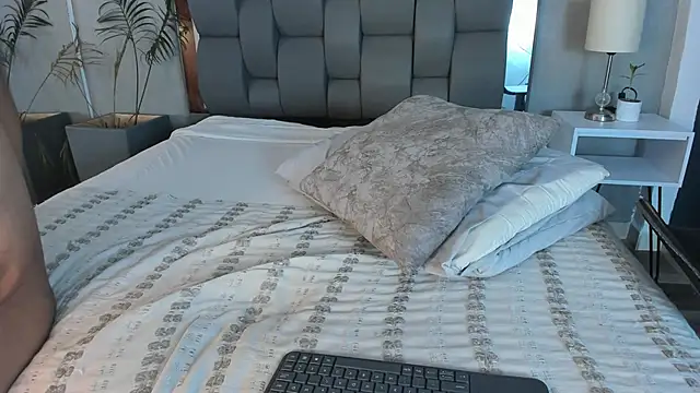 charlie___musk (M twink) - Let`s cum together!