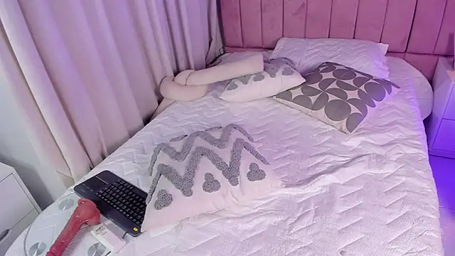 Elizabeth_rochee webcam