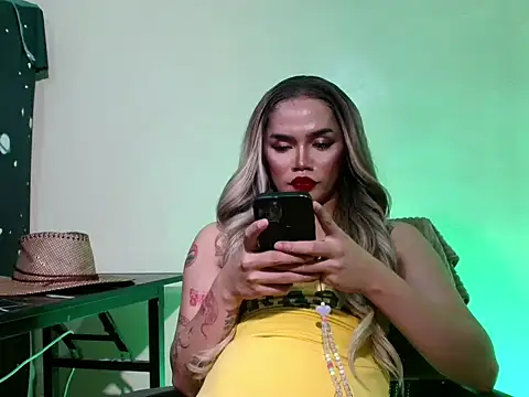 hugecockbabe webcam
