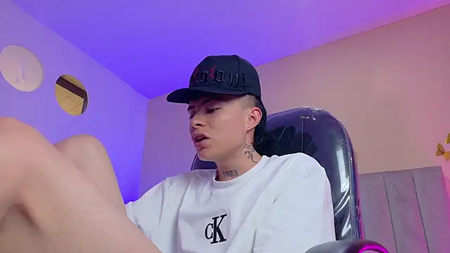 Nascary_Fox webcam